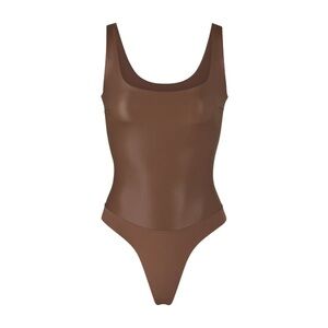 SKIMS Fits Everybody Faux Leather Scoop Neck Thong Bodysuit (Jasper)